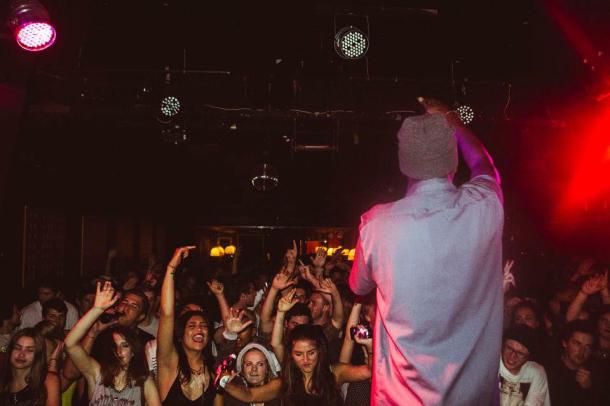 2758_10151411939543191_169784683_n