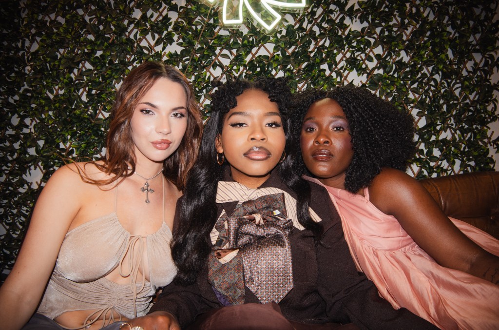 [L-R] Singer/Songwriters Verity, Tusekah + Mukukā at Big Fan during Tusekah's Australia/NZ tour,  October, 25. Photo: Danielle Hao-Aicken